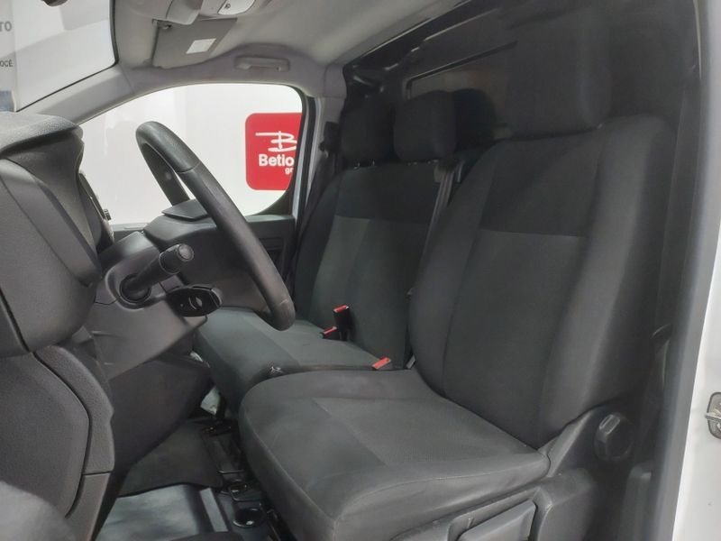 Fiat SCUDO 1.5 BLUEHDI DIESEL CARGO MANUAL 2023/2024 BETIOLO NOVOS E SEMINOVOS LAJEADO / Carros no Vale Fiat SCUDO 1.5 BLUEHDI DIESEL CARGO MANUAL 2023/2024 BETIOLO NOVOS E SEMINOVOS LAJEADO / Carros no Vale