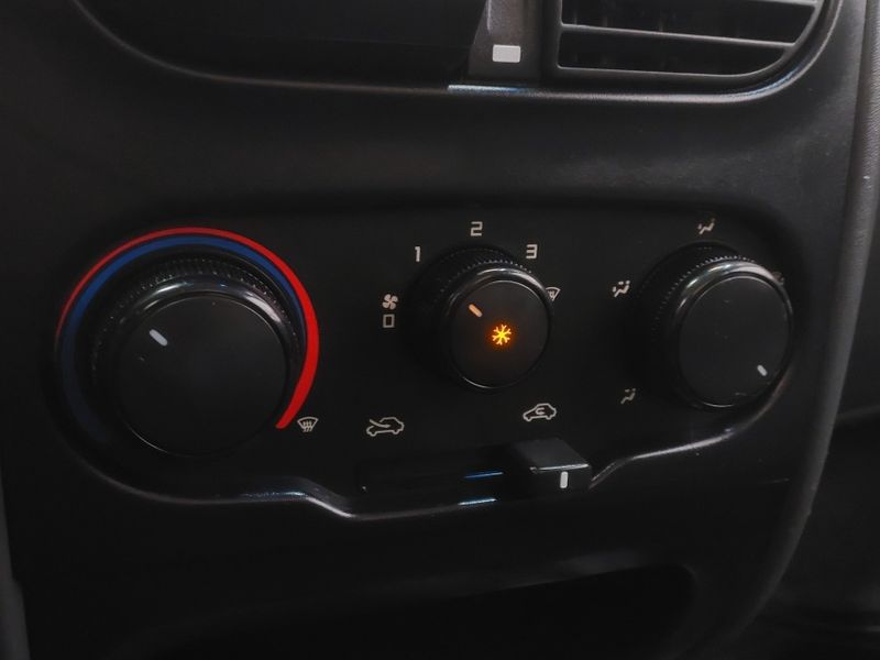 Fiat STRADA 1.4 MPI WORKING CS 8V FLEX 2P MANUAL 2015/2016 BETIOLO NOVOS E SEMINOVOS LAJEADO / Carros no Vale
