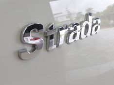 Fiat STRADA 1.4 MPI WORKING CS 8V FLEX 2P MANUAL 2015/2016 BETIOLO NOVOS E SEMINOVOS LAJEADO / Carros no Vale