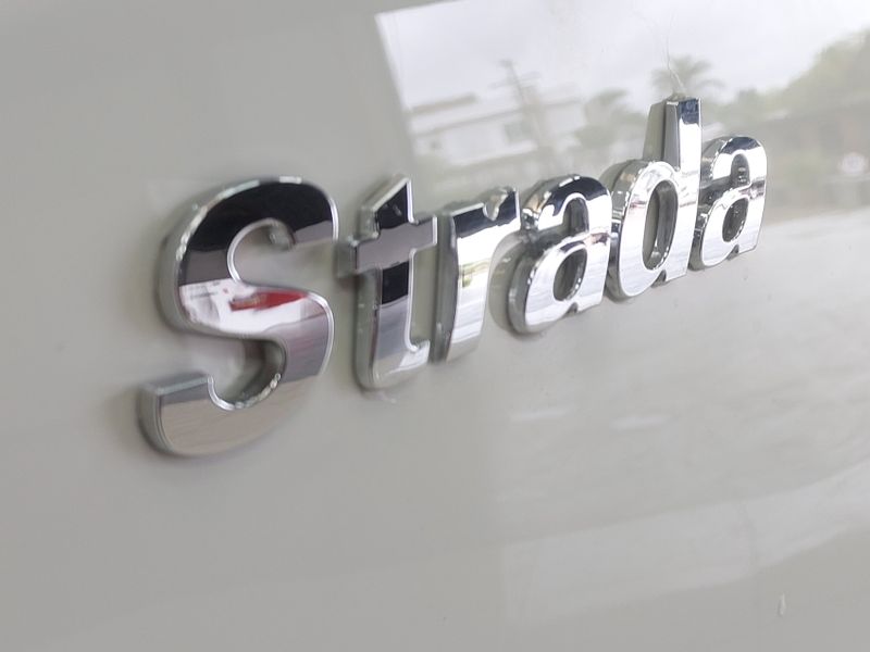 Fiat STRADA 1.4 MPI WORKING CS 8V FLEX 2P MANUAL 2015/2016 BETIOLO NOVOS E SEMINOVOS LAJEADO / Carros no Vale