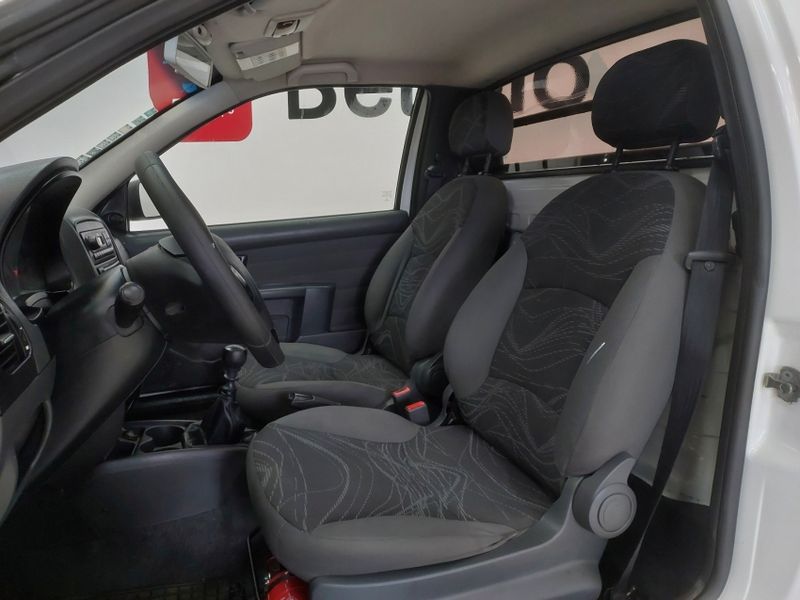 Fiat STRADA 1.4 MPI WORKING CS 8V FLEX 2P MANUAL 2015/2016 BETIOLO NOVOS E SEMINOVOS LAJEADO / Carros no Vale