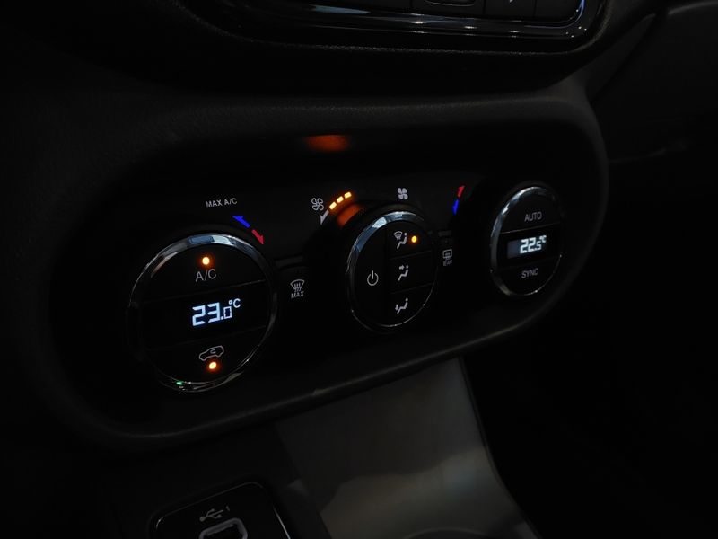Fiat TORO 2.0 16V TURBO DIESEL VOLCANO 4WD AT9 2019/2020 BETIOLO NOVOS E SEMINOVOS LAJEADO / Carros no Vale Fiat TORO 2.0 16V TURBO DIESEL VOLCANO 4WD AT9 2019/2020 BETIOLO NOVOS E SEMINOVOS LAJEADO / Carros no Vale
