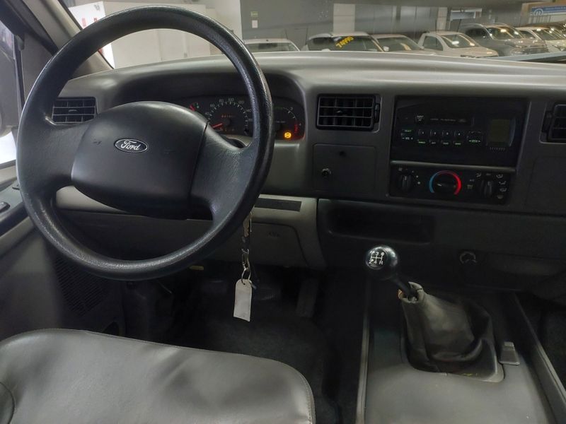 Ford F-250 4.2 TROPICAL CD TURBO DIESEL 4P MANUAL 2001/2001 BETIOLO NOVOS E SEMINOVOS LAJEADO / Carros no Vale Ford F-250 4.2 TROPICAL CD TURBO DIESEL 4P MANUAL 2001/2001 BETIOLO NOVOS E SEMINOVOS LAJEADO / Carros no Vale