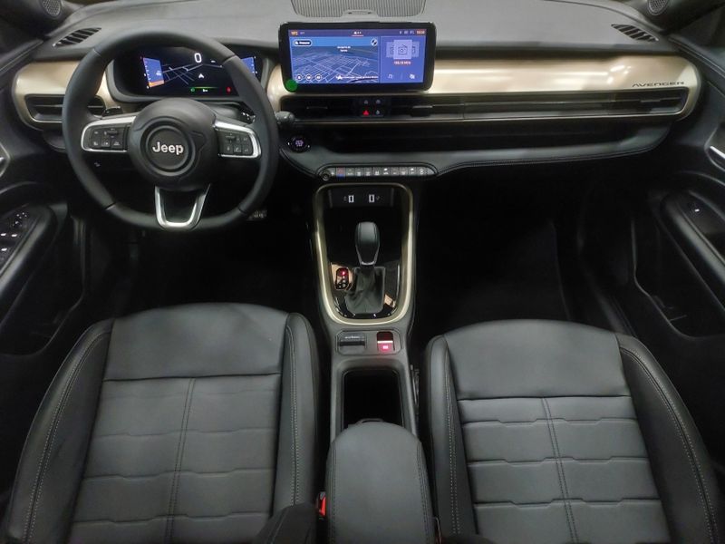 JEEP AVENGER LIMITED T200 HYBRID MHEV FLEX CVT 2026/2027 BETIOLO NOVOS E SEMINOVOS LAJEADO / Carros no Vale JEEP AVENGER LIMITED T200 HYBRID MHEV FLEX CVT 2026/2027 BETIOLO NOVOS E SEMINOVOS LAJEADO / Carros no Vale