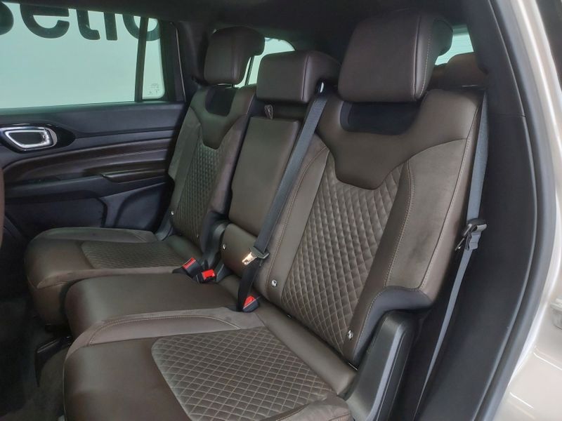 JEEP COMMANDER 1.3 T270 TURBO FLEX OVERLAND AT6 2022/2022 BETIOLO NOVOS E SEMINOVOS LAJEADO / Carros no Vale