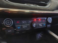 JEEP COMMANDER 2.0 TD380 TURBO DIESEL LIMITED AT9 2022/2023 BETIOLO NOVOS E SEMINOVOS LAJEADO / Carros no Vale