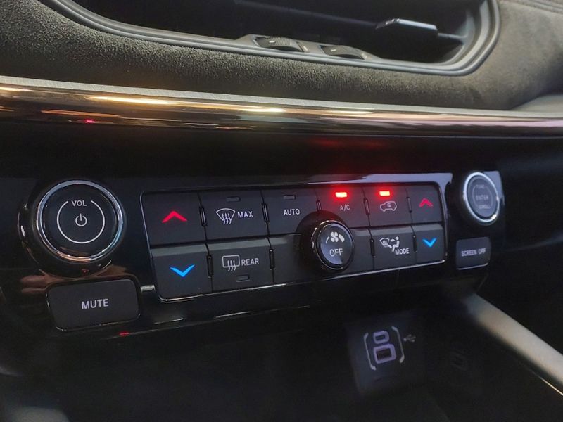 JEEP COMMANDER 2.0 TD380 TURBO DIESEL LIMITED AT9 2022/2023 BETIOLO NOVOS E SEMINOVOS LAJEADO / Carros no Vale JEEP COMMANDER 2.0 TD380 TURBO DIESEL LIMITED AT9 2022/2023 BETIOLO NOVOS E SEMINOVOS LAJEADO / Carros no Vale