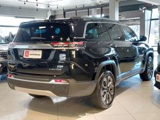 JEEP COMMANDER 2.0 TD380 TURBO DIESEL LIMITED AT9 2022/2023 BETIOLO NOVOS E SEMINOVOS LAJEADO / Carros no Vale