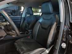 JEEP COMMANDER 2.0 TD380 TURBO DIESEL LIMITED AT9 2022/2023 BETIOLO NOVOS E SEMINOVOS LAJEADO / Carros no Vale
