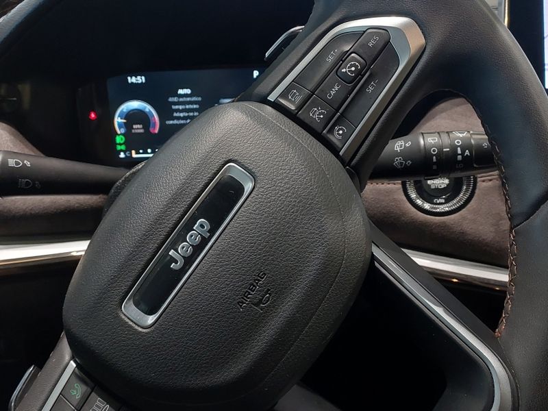 JEEP COMMANDER 2.0 TD380 TURBO DIESEL OVERLAND AT9 2022/2022 BETIOLO NOVOS E SEMINOVOS LAJEADO / Carros no Vale JEEP COMMANDER 2.0 TD380 TURBO DIESEL OVERLAND AT9 2022/2022 BETIOLO NOVOS E SEMINOVOS LAJEADO / Carros no Vale
