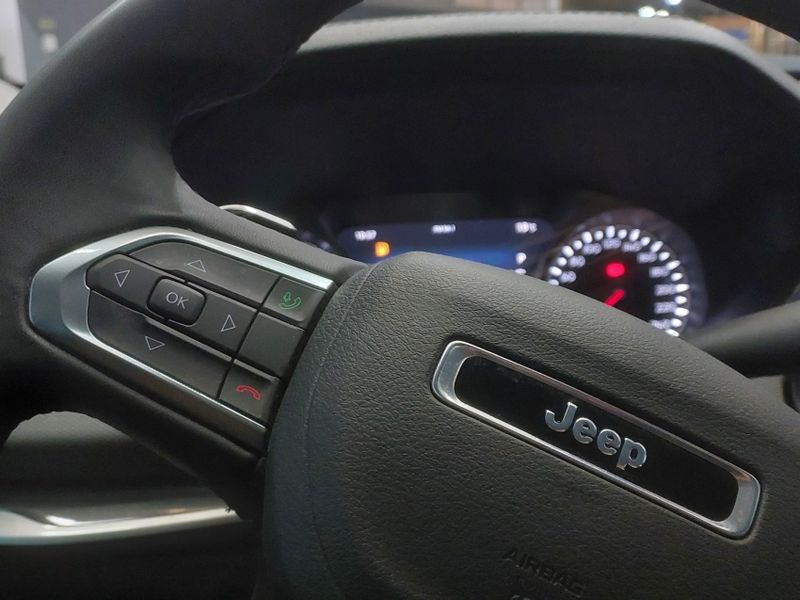 JEEP COMPASS 1.3 T270 TURBO FLEX LONGITUDE AT6 2023/2023 BETIOLO NOVOS E SEMINOVOS LAJEADO / Carros no Vale JEEP COMPASS 1.3 T270 TURBO FLEX LONGITUDE AT6 2023/2023 BETIOLO NOVOS E SEMINOVOS LAJEADO / Carros no Vale