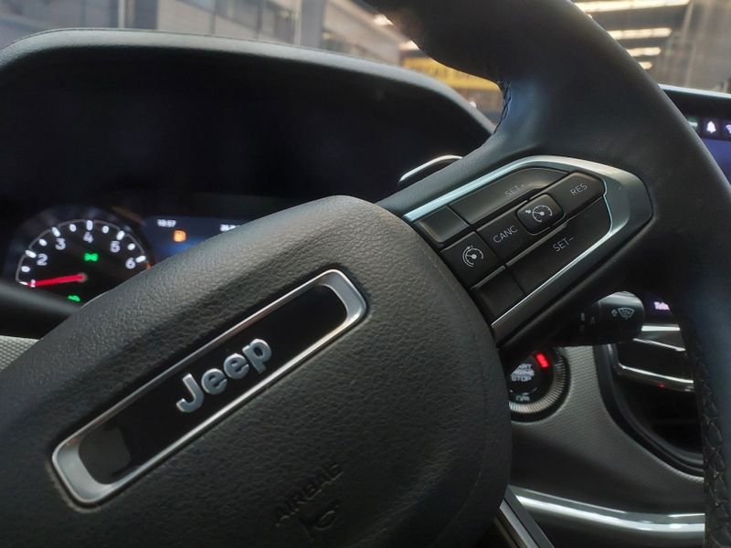 JEEP COMPASS 1.3 T270 TURBO FLEX LONGITUDE AT6 2023/2023 BETIOLO NOVOS E SEMINOVOS LAJEADO / Carros no Vale JEEP COMPASS 1.3 T270 TURBO FLEX LONGITUDE AT6 2023/2023 BETIOLO NOVOS E SEMINOVOS LAJEADO / Carros no Vale