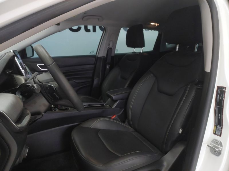 JEEP COMPASS 1.3 T270 TURBO FLEX LONGITUDE AT6 2023/2023 BETIOLO NOVOS E SEMINOVOS LAJEADO / Carros no Vale JEEP COMPASS 1.3 T270 TURBO FLEX LONGITUDE AT6 2023/2023 BETIOLO NOVOS E SEMINOVOS LAJEADO / Carros no Vale