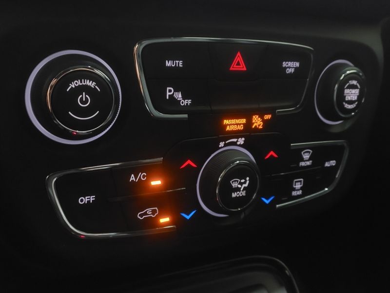 JEEP COMPASS 2.0 16V FLEX LIMITED AUTOMÁTICO 2017/2017 BETIOLO NOVOS E SEMINOVOS LAJEADO / Carros no Vale