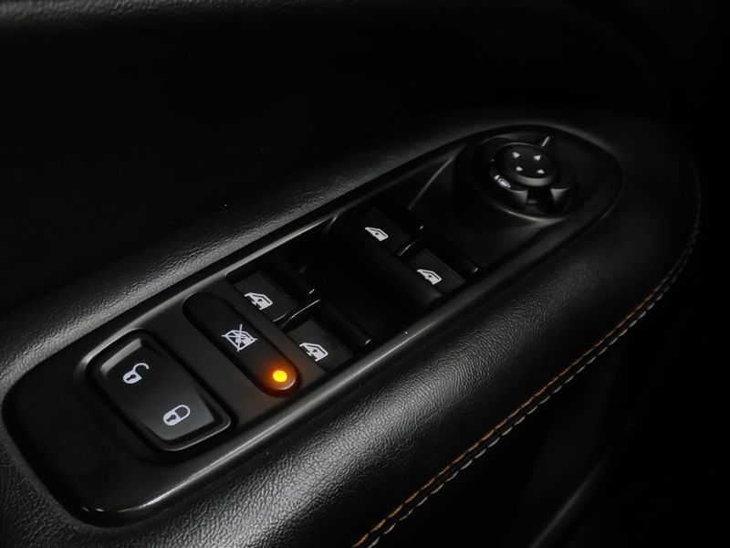 JEEP COMPASS 2.0 16V FLEX LONGITUDE AUTOMÁTICO 2020/2021 BETIOLO NOVOS E SEMINOVOS LAJEADO / Carros no Vale JEEP COMPASS 2.0 16V FLEX LONGITUDE AUTOMÁTICO 2020/2021 BETIOLO NOVOS E SEMINOVOS LAJEADO / Carros no Vale
