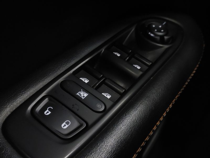 JEEP COMPASS 2.0 16V FLEX LONGITUDE AUTOMÁTICO 2020/2021 BETIOLO NOVOS E SEMINOVOS LAJEADO / Carros no Vale JEEP COMPASS 2.0 16V FLEX LONGITUDE AUTOMÁTICO 2020/2021 BETIOLO NOVOS E SEMINOVOS LAJEADO / Carros no Vale