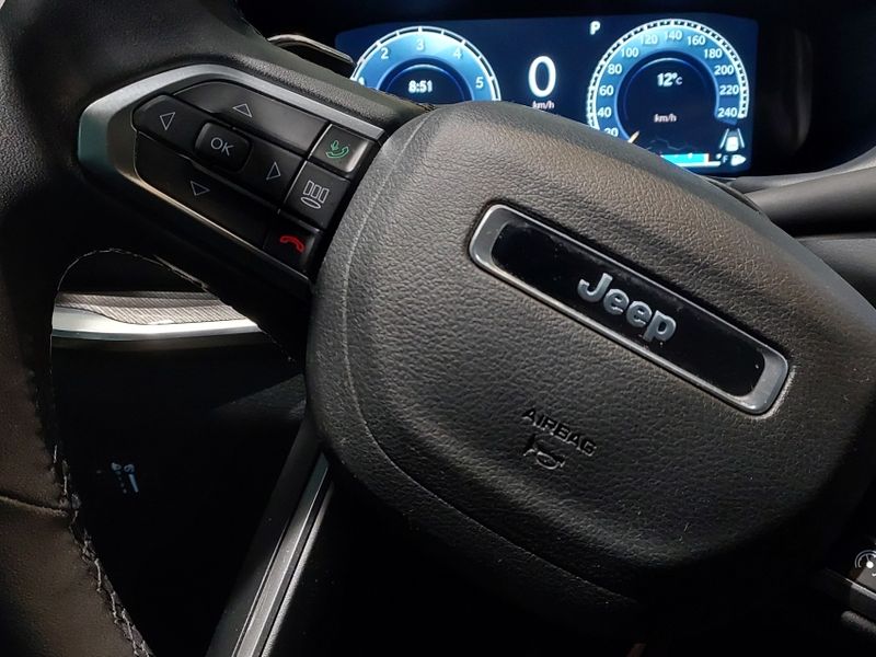 JEEP COMPASS 2.0 HURRICANE 4 TURBO GASOLINA OVERLAND AT9 2024/2025 BETIOLO NOVOS E SEMINOVOS LAJEADO / Carros no Vale