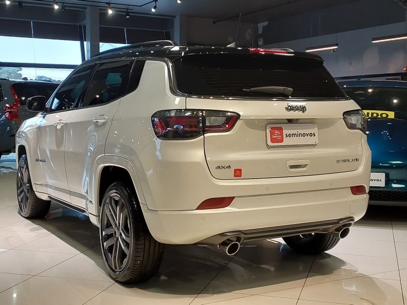 JEEP COMPASS 2.0 HURRICANE 4 TURBO GASOLINA OVERLAND AT9 2024/2025 BETIOLO NOVOS E SEMINOVOS LAJEADO / Carros no Vale