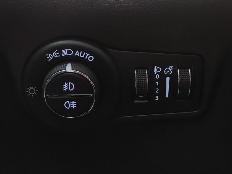 JEEP COMPASS 2.0 TD350 TURBO DIESEL LIMITED AT9 2021/2022 BETIOLO NOVOS E SEMINOVOS LAJEADO / Carros no Vale JEEP COMPASS 2.0 TD350 TURBO DIESEL LIMITED AT9 2021/2022 BETIOLO NOVOS E SEMINOVOS LAJEADO / Carros no Vale
