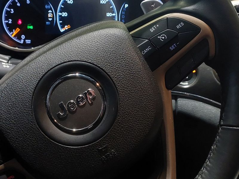 JEEP GRAND CHEROKEE 3.0 LIMITED 4X4 V6 24V TURBO DIESEL 4P AUTOMÁTICO 2015/2015 BETIOLO NOVOS E SEMINOVOS LAJEADO / Carros no Vale