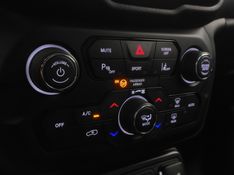JEEP RENEGADE 1.3 T270 TURBO FLEX LONGITUDE AT6 2023/2024 BETIOLO NOVOS E SEMINOVOS LAJEADO / Carros no Vale