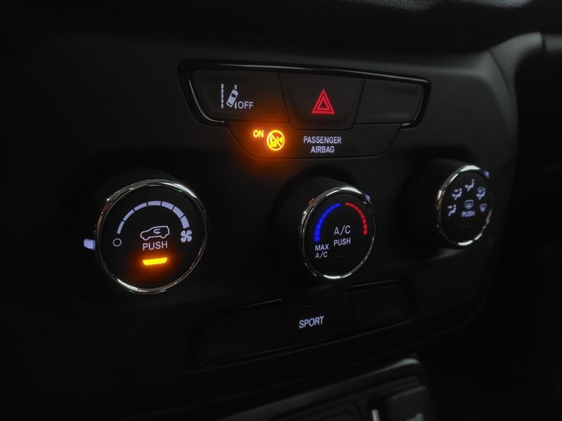 JEEP RENEGADE 1.3 T270 TURBO FLEX SPORT AT6 2023/2023 BETIOLO NOVOS E SEMINOVOS LAJEADO / Carros no Vale JEEP RENEGADE 1.3 T270 TURBO FLEX SPORT AT6 2023/2023 BETIOLO NOVOS E SEMINOVOS LAJEADO / Carros no Vale