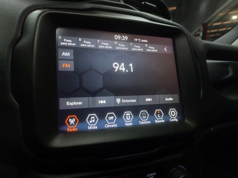 JEEP RENEGADE 1.8 16V FLEX LIMITED 4P AUTOMÁTICO 2020/2021 BETIOLO NOVOS E SEMINOVOS LAJEADO / Carros no Vale