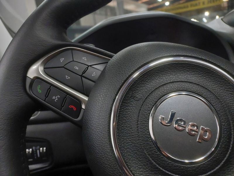 JEEP RENEGADE 1.8 16V FLEX LIMITED 4P AUTOMÁTICO 2020/2021 BETIOLO NOVOS E SEMINOVOS LAJEADO / Carros no Vale