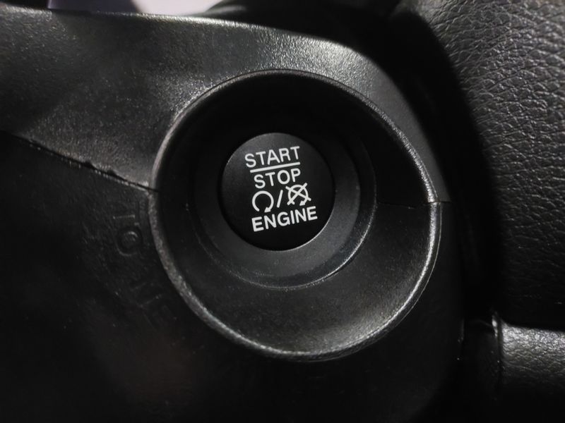 JEEP RENEGADE 1.8 16V FLEX LIMITED 4P AUTOMÁTICO 2020/2021 BETIOLO NOVOS E SEMINOVOS LAJEADO / Carros no Vale
