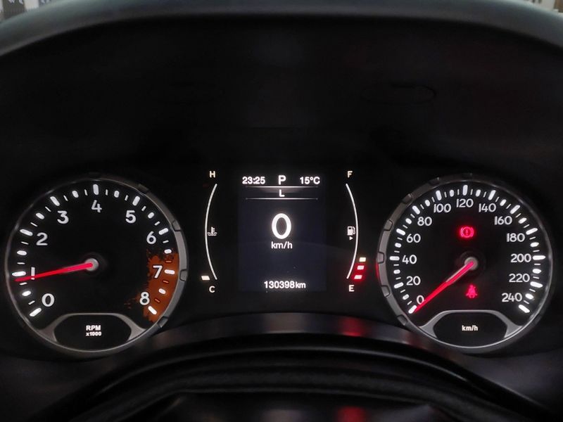JEEP RENEGADE 1.8 16V FLEX LONGITUDE 4P AUTOMÁTICO 2016/2016 BETIOLO NOVOS E SEMINOVOS LAJEADO / Carros no Vale JEEP RENEGADE 1.8 16V FLEX LONGITUDE 4P AUTOMÁTICO 2016/2016 BETIOLO NOVOS E SEMINOVOS LAJEADO / Carros no Vale
