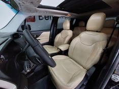 JEEP RENEGADE 1.8 16V FLEX LONGITUDE 4P AUTOMÁTICO 2016/2016 BETIOLO NOVOS E SEMINOVOS LAJEADO / Carros no Vale
