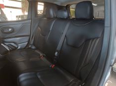 JEEP RENEGADE 2.0 16V TURBO DIESEL CUSTOM 4P 4X4 AUTOMÁTICO 2018/2018 BETIOLO NOVOS E SEMINOVOS LAJEADO / Carros no Vale