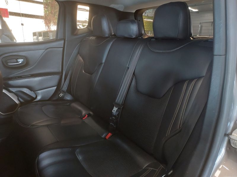 JEEP RENEGADE 2.0 16V TURBO DIESEL CUSTOM 4P 4X4 AUTOMÁTICO 2018/2018 BETIOLO NOVOS E SEMINOVOS LAJEADO / Carros no Vale JEEP RENEGADE 2.0 16V TURBO DIESEL CUSTOM 4P 4X4 AUTOMÁTICO 2018/2018 BETIOLO NOVOS E SEMINOVOS LAJEADO / Carros no Vale