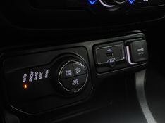 JEEP RENEGADE 2.0 16V TURBO DIESEL MOAB 4P 4X4 AUTOMÁTICO 2021/2021 BETIOLO NOVOS E SEMINOVOS LAJEADO / Carros no Vale
