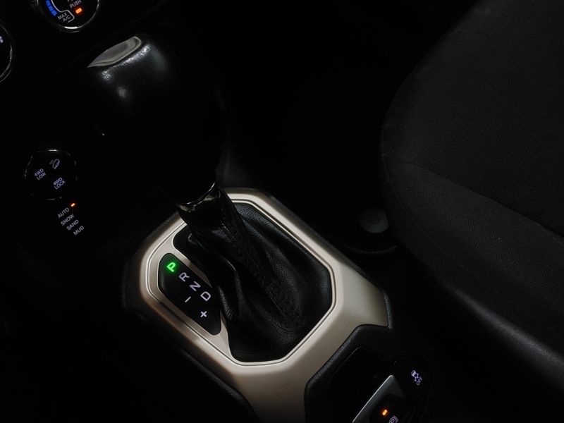 JEEP RENEGADE 2.0 16V TURBO DIESEL SPORT 4P 4X4 AUTOMÁTICO 2015/2016 BETIOLO NOVOS E SEMINOVOS LAJEADO / Carros no Vale JEEP RENEGADE 2.0 16V TURBO DIESEL SPORT 4P 4X4 AUTOMÁTICO 2015/2016 BETIOLO NOVOS E SEMINOVOS LAJEADO / Carros no Vale