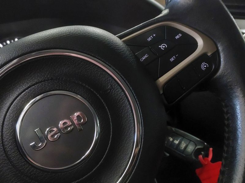 JEEP RENEGADE 2.0 16V TURBO DIESEL SPORT 4P 4X4 AUTOMÁTICO 2015/2016 BETIOLO NOVOS E SEMINOVOS LAJEADO / Carros no Vale JEEP RENEGADE 2.0 16V TURBO DIESEL SPORT 4P 4X4 AUTOMÁTICO 2015/2016 BETIOLO NOVOS E SEMINOVOS LAJEADO / Carros no Vale