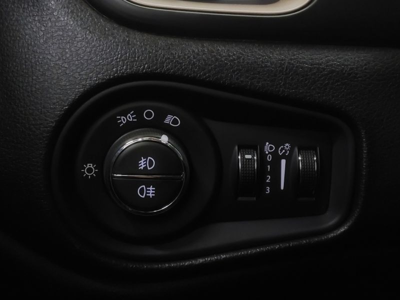 JEEP RENEGADE 2.0 16V TURBO DIESEL SPORT 4P 4X4 AUTOMÁTICO 2015/2016 BETIOLO NOVOS E SEMINOVOS LAJEADO / Carros no Vale JEEP RENEGADE 2.0 16V TURBO DIESEL SPORT 4P 4X4 AUTOMÁTICO 2015/2016 BETIOLO NOVOS E SEMINOVOS LAJEADO / Carros no Vale
