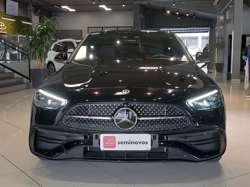Mercedes-Benz C 300 2.0 EQ BOOST HÍBRIDO AMG LINE 9G-TRONIC 2024/2024 BETIOLO NOVOS E SEMINOVOS LAJEADO / Carros no Vale Mercedes-Benz C 300 2.0 EQ BOOST HÍBRIDO AMG LINE 9G-TRONIC 2024/2024 BETIOLO NOVOS E SEMINOVOS LAJEADO / Carros no Vale