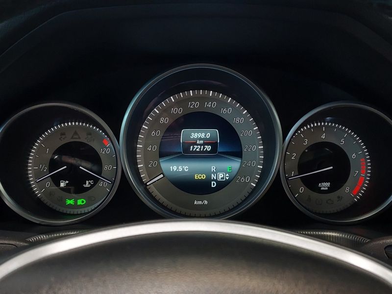 Mercedes-Benz E 250 2.0 AVANTGARDE 16V TURBO GASOLINA 4P AUTOMÁTICO 2013/2014 BETIOLO NOVOS E SEMINOVOS LAJEADO / Carros no Vale Mercedes-Benz E 250 2.0 AVANTGARDE 16V TURBO GASOLINA 4P AUTOMÁTICO 2013/2014 BETIOLO NOVOS E SEMINOVOS LAJEADO / Carros no Vale