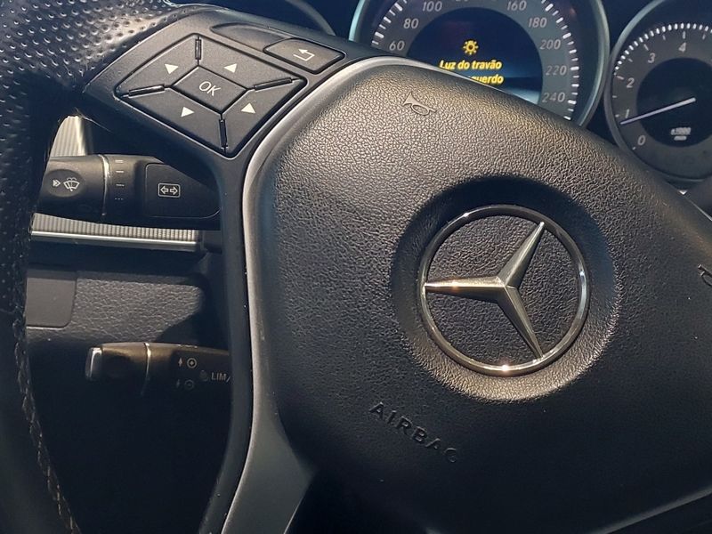 Mercedes-Benz E 250 2.0 AVANTGARDE 16V TURBO GASOLINA 4P AUTOMÁTICO 2013/2014 BETIOLO NOVOS E SEMINOVOS LAJEADO / Carros no Vale Mercedes-Benz E 250 2.0 AVANTGARDE 16V TURBO GASOLINA 4P AUTOMÁTICO 2013/2014 BETIOLO NOVOS E SEMINOVOS LAJEADO / Carros no Vale