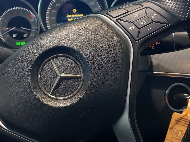 Mercedes-Benz E 250 2.0 AVANTGARDE 16V TURBO GASOLINA 4P AUTOMÁTICO 2013/2014 BETIOLO NOVOS E SEMINOVOS LAJEADO / Carros no Vale Mercedes-Benz E 250 2.0 AVANTGARDE 16V TURBO GASOLINA 4P AUTOMÁTICO 2013/2014 BETIOLO NOVOS E SEMINOVOS LAJEADO / Carros no Vale
