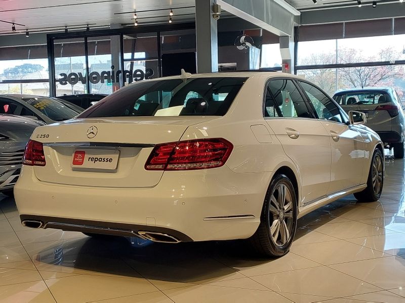 Mercedes-Benz E 250 2.0 AVANTGARDE 16V TURBO GASOLINA 4P AUTOMÁTICO 2013/2014 BETIOLO NOVOS E SEMINOVOS LAJEADO / Carros no Vale Mercedes-Benz E 250 2.0 AVANTGARDE 16V TURBO GASOLINA 4P AUTOMÁTICO 2013/2014 BETIOLO NOVOS E SEMINOVOS LAJEADO / Carros no Vale