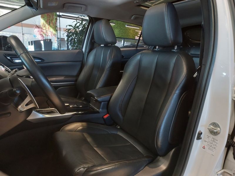 Mitsubishi ECLIPSE CROSS 1.5 MIVEC TURBO GASOLINA HPE-S CVT 2021/2022 BETIOLO NOVOS E SEMINOVOS LAJEADO / Carros no Vale Mitsubishi ECLIPSE CROSS 1.5 MIVEC TURBO GASOLINA HPE-S CVT 2021/2022 BETIOLO NOVOS E SEMINOVOS LAJEADO / Carros no Vale