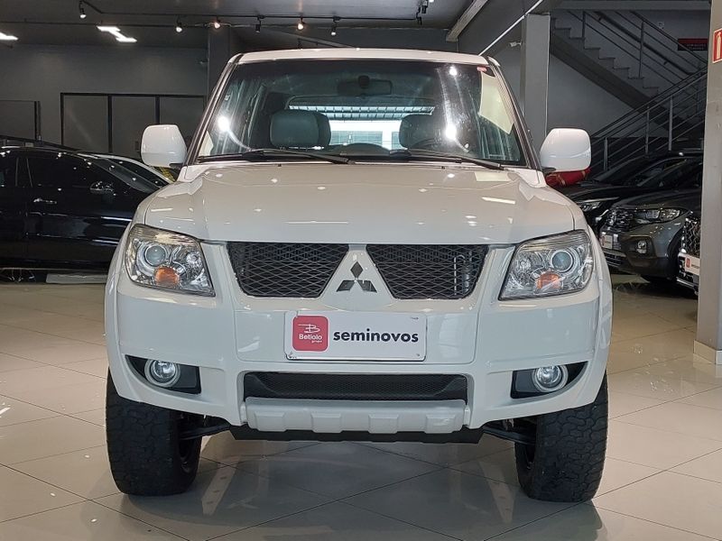 Mitsubishi PAJERO TR4 2.0 4X4 16V 140CV FLEX 4P AUTOMÁTICO 2013/2014 BETIOLO NOVOS E SEMINOVOS LAJEADO / Carros no Vale Mitsubishi PAJERO TR4 2.0 4X4 16V 140CV FLEX 4P AUTOMÁTICO 2013/2014 BETIOLO NOVOS E SEMINOVOS LAJEADO / Carros no Vale
