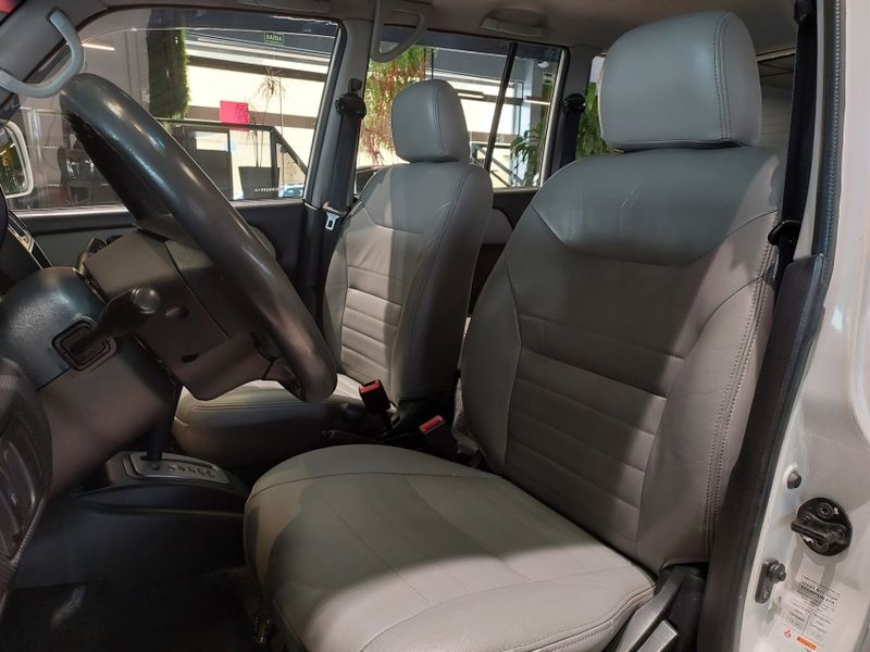 Mitsubishi PAJERO TR4 2.0 4X4 16V 140CV FLEX 4P AUTOMÁTICO 2013/2014 BETIOLO NOVOS E SEMINOVOS LAJEADO / Carros no Vale Mitsubishi PAJERO TR4 2.0 4X4 16V 140CV FLEX 4P AUTOMÁTICO 2013/2014 BETIOLO NOVOS E SEMINOVOS LAJEADO / Carros no Vale