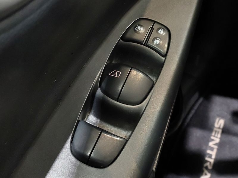 Nissan SENTRA 2.0 SL 16V FLEX 4P AUTOMÁTICO 2014/2015 BETIOLO NOVOS E SEMINOVOS LAJEADO / Carros no Vale