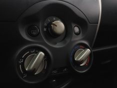 Nissan VERSA 1.0 12V FLEX 4P MANUAL 2018/2018 BETIOLO NOVOS E SEMINOVOS LAJEADO / Carros no Vale