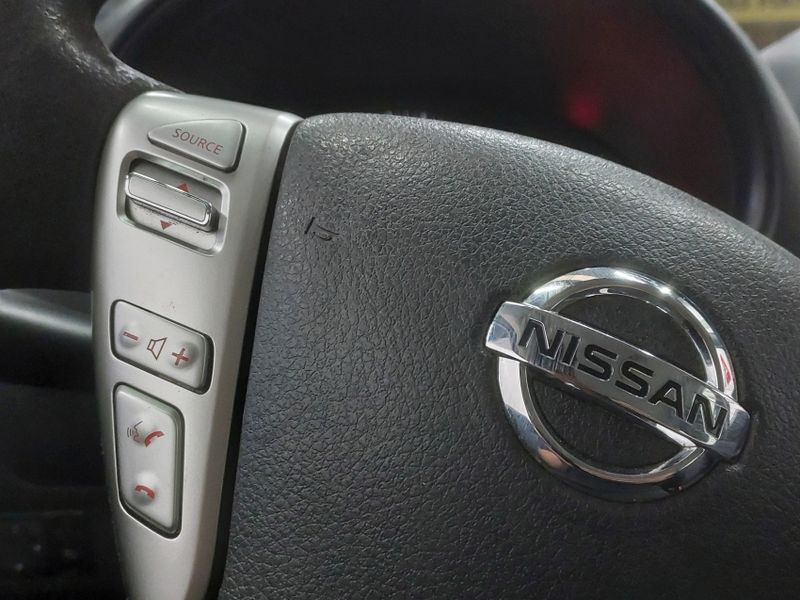 Nissan VERSA 1.0 12V FLEX 4P MANUAL 2018/2018 BETIOLO NOVOS E SEMINOVOS LAJEADO / Carros no Vale Nissan VERSA 1.0 12V FLEX 4P MANUAL 2018/2018 BETIOLO NOVOS E SEMINOVOS LAJEADO / Carros no Vale