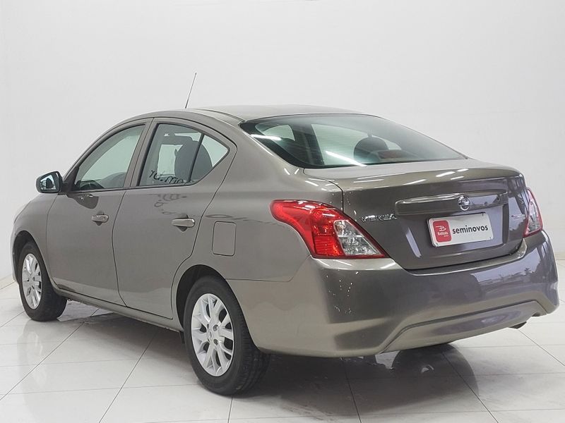 Nissan VERSA 1.0 12V FLEX 4P MANUAL 2018/2018 BETIOLO NOVOS E SEMINOVOS LAJEADO / Carros no Vale Nissan VERSA 1.0 12V FLEX 4P MANUAL 2018/2018 BETIOLO NOVOS E SEMINOVOS LAJEADO / Carros no Vale