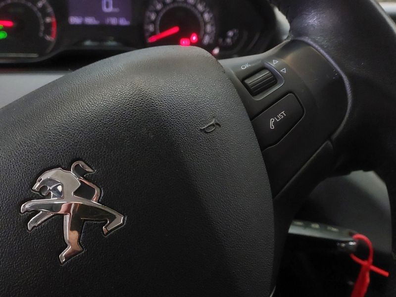 Peugeot 208 1.2 ACTIVE PACK 12V FLEX 4P MANUAL 2016/2017 BETIOLO NOVOS E SEMINOVOS LAJEADO / Carros no Vale Peugeot 208 1.2 ACTIVE PACK 12V FLEX 4P MANUAL 2016/2017 BETIOLO NOVOS E SEMINOVOS LAJEADO / Carros no Vale